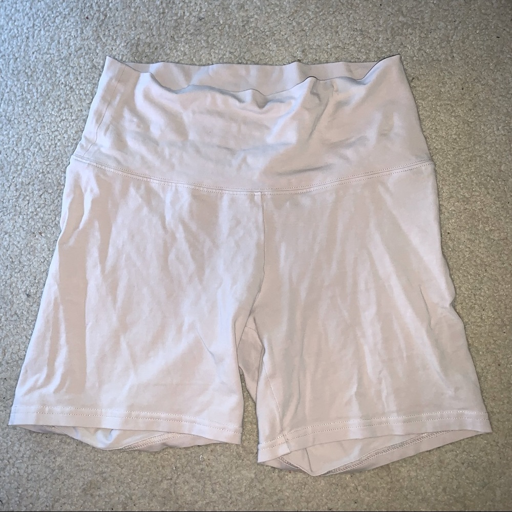 TnaCHILL Atmosphere Hi-rise 5” Short
